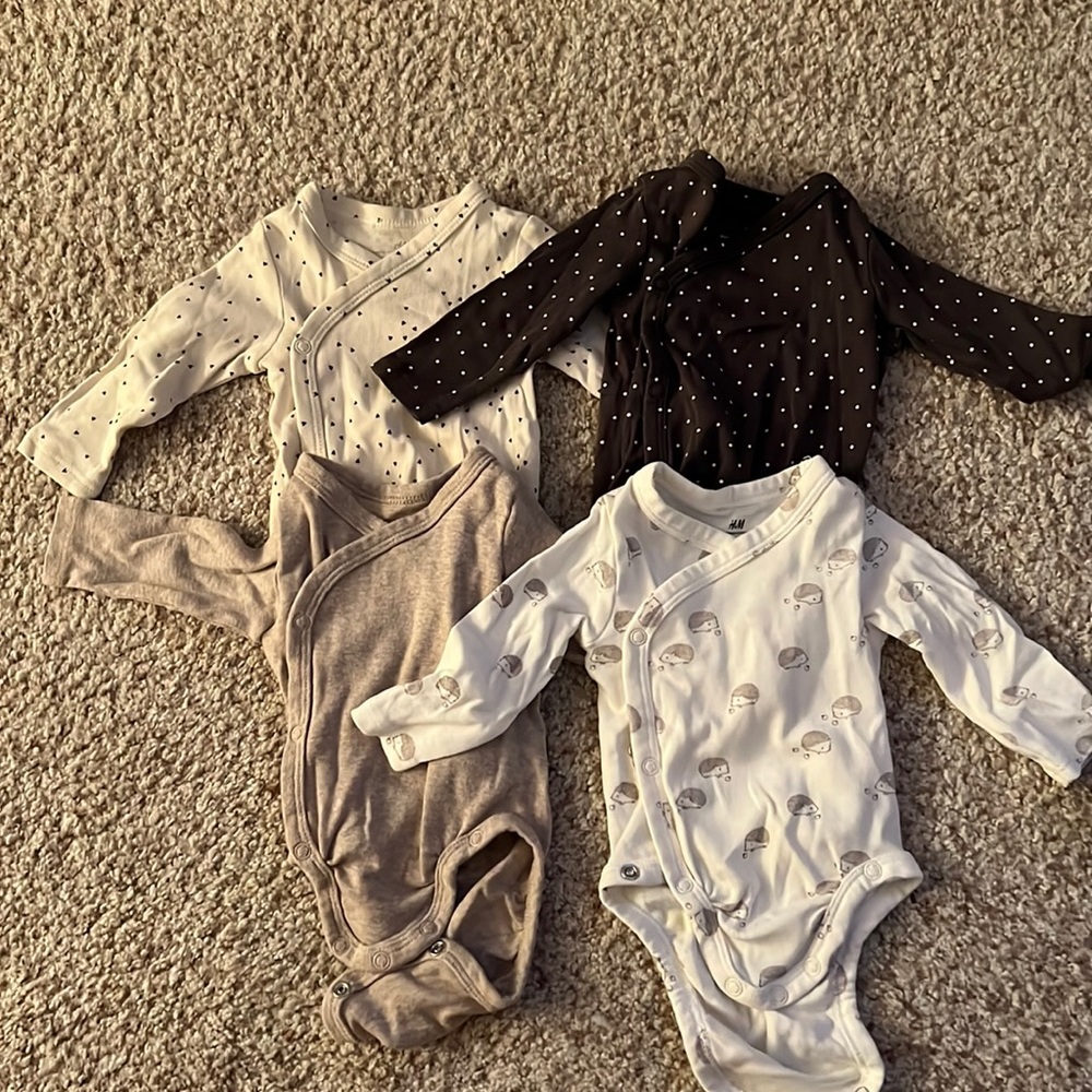 Newborn H&M onesie